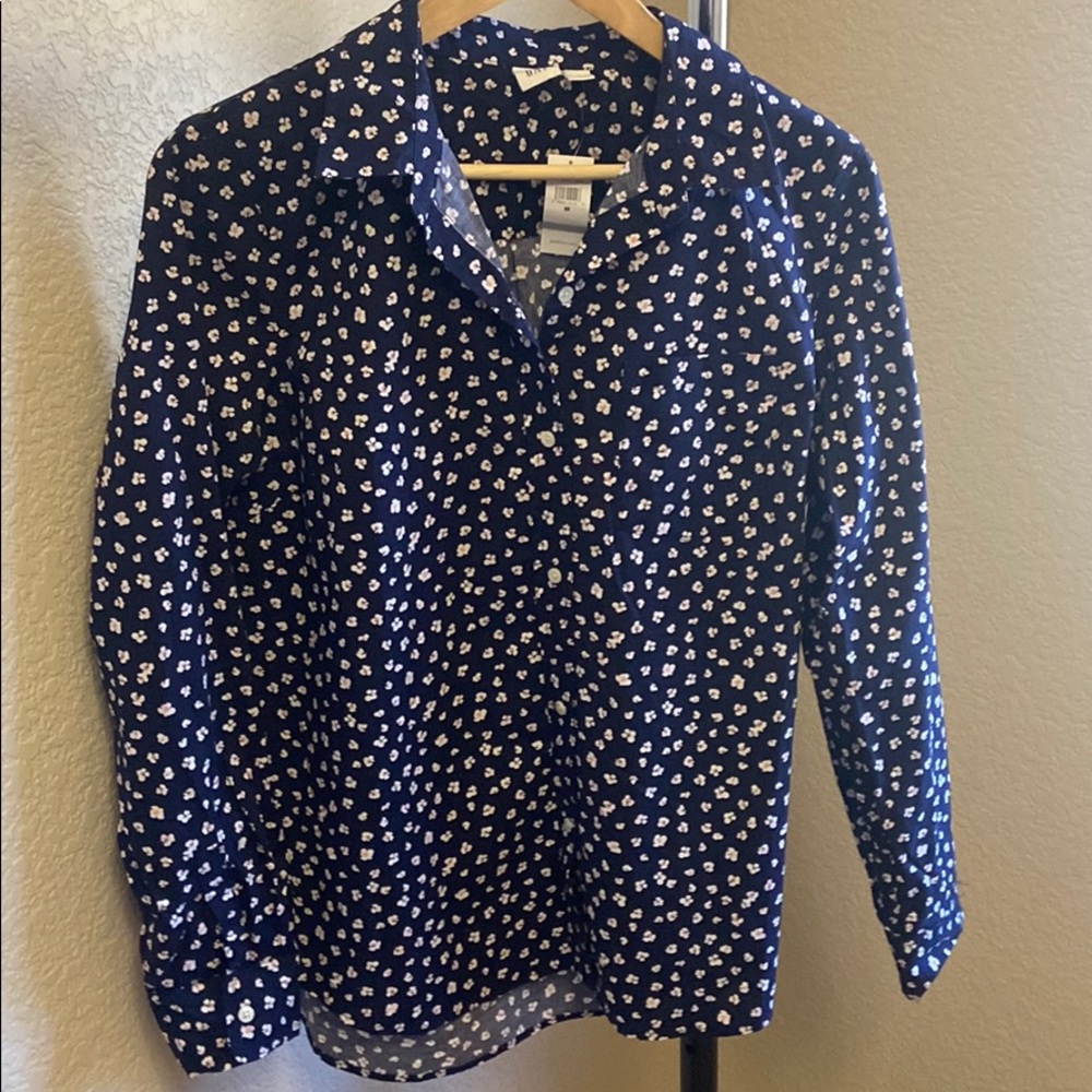 Women’s GAP flower button-down blouse - size M